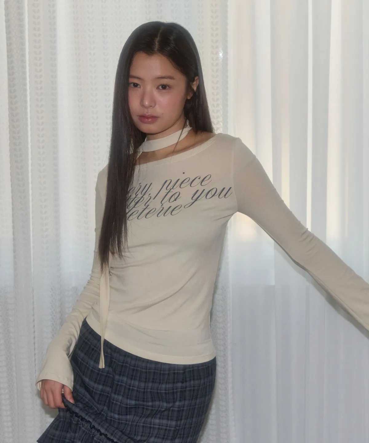 LETERIE LETTERING OFF-SHOULDER TIE LONG SLEEVE