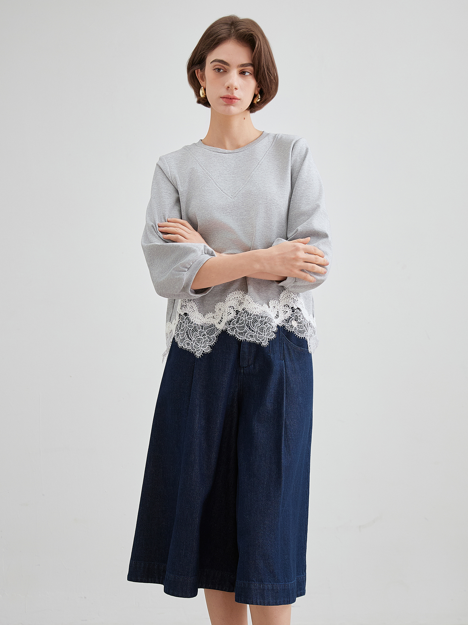 mi-tu 蕾絲拼接七分袖恤衫