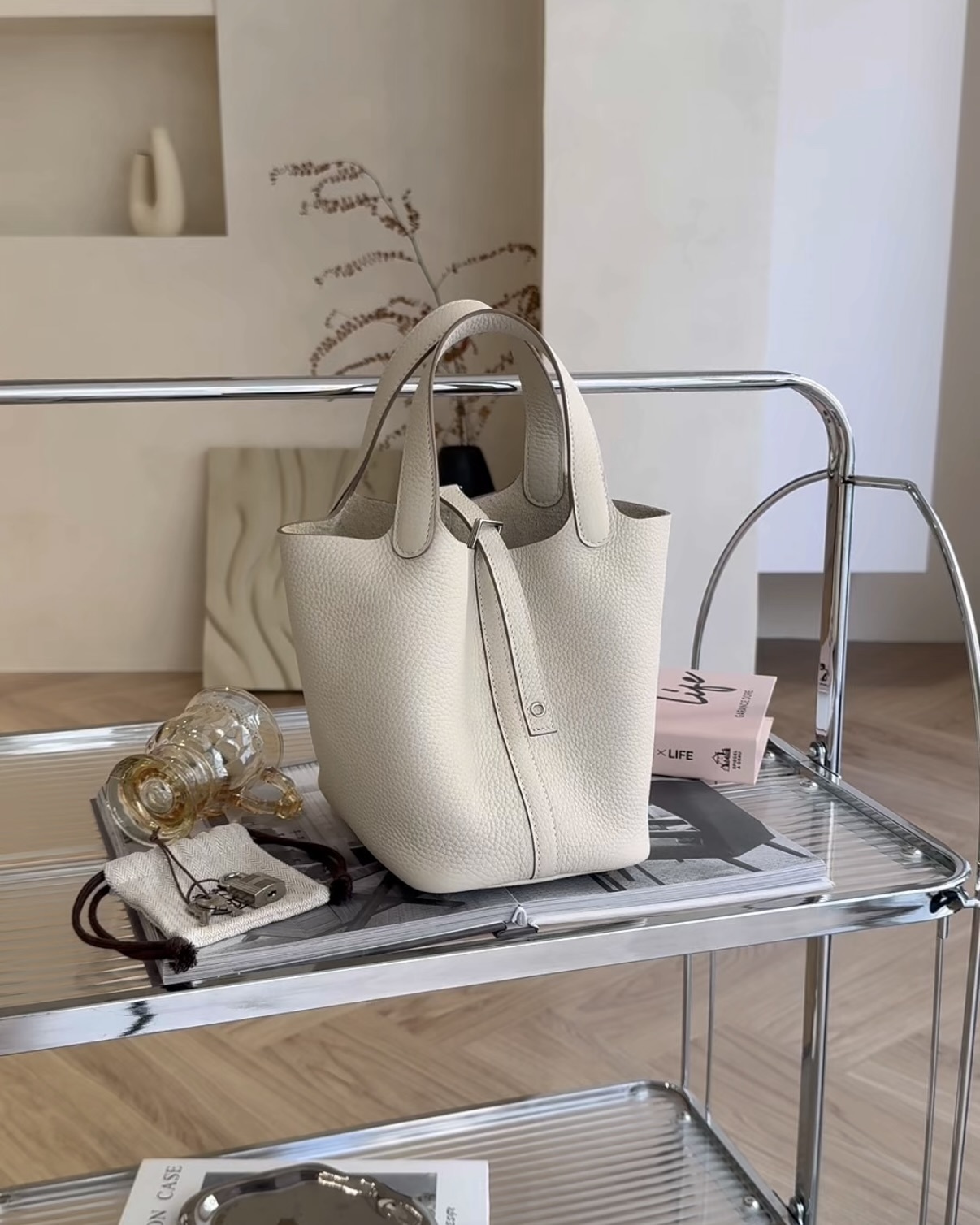 HERMES｜P18 菜籃子 奶昔白銀