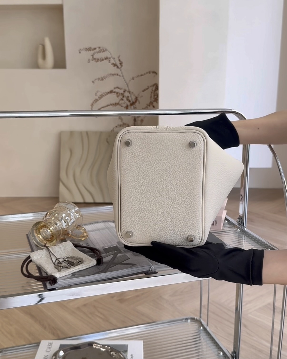 HERMES｜P18 菜籃子 奶昔白銀