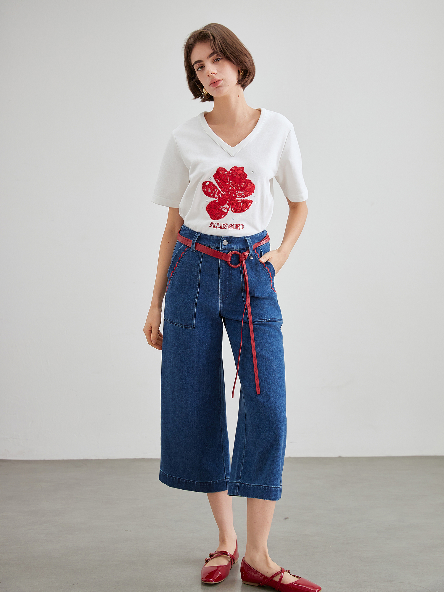 mi-tu V領刺繡印花T恤