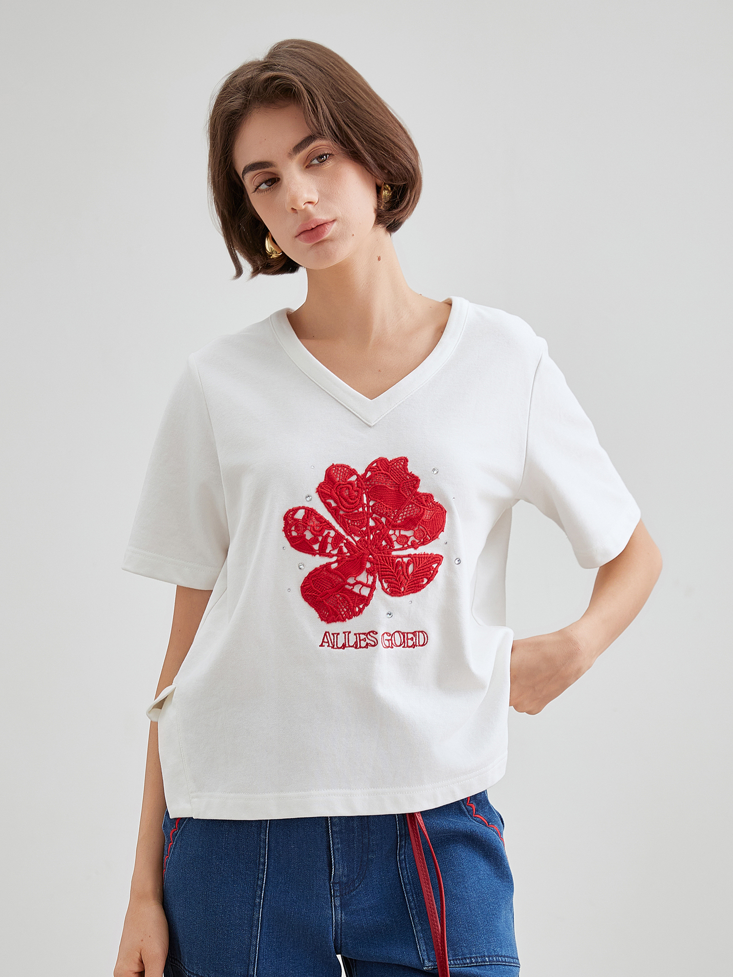 mi-tu V領刺繡印花T恤