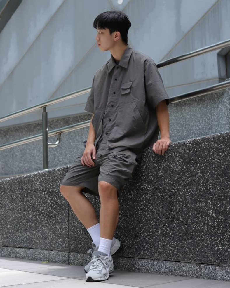 #A032 日系工裝立體口袋休閒套裝 深灰L 男生實穿照