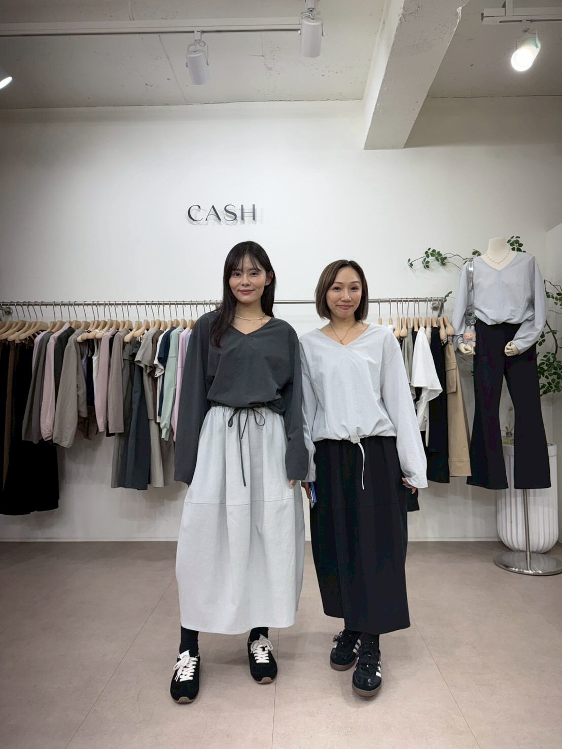 CA6015 天絲V領下擺束繩上衣