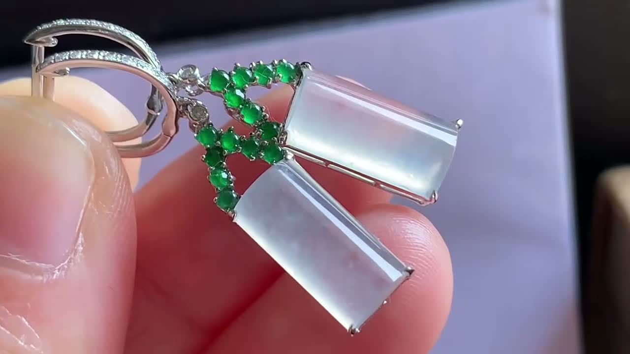 37747 翡翠冰種無事牌耳環