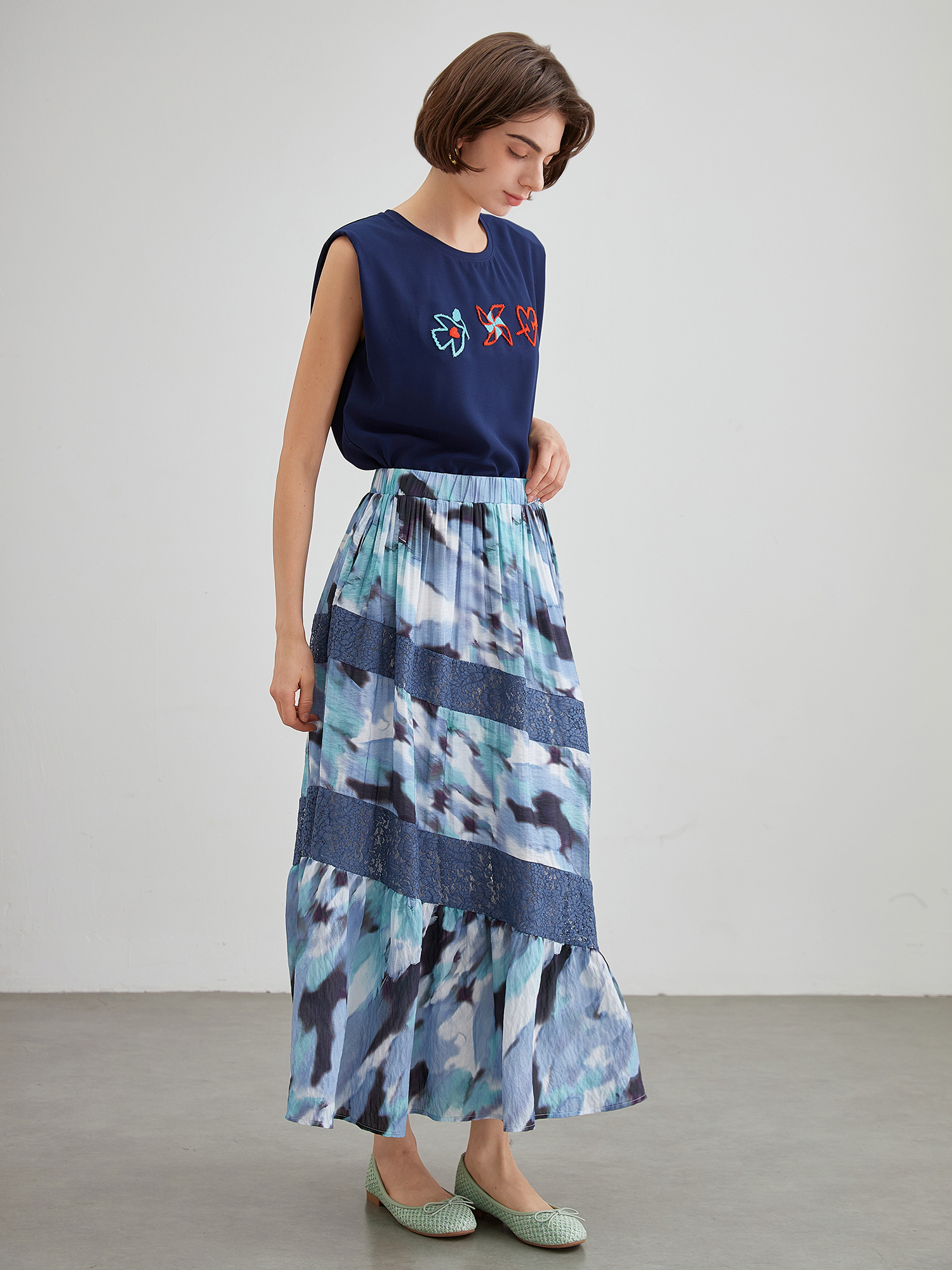 mi-tu印花蕾絲拼接半身裙