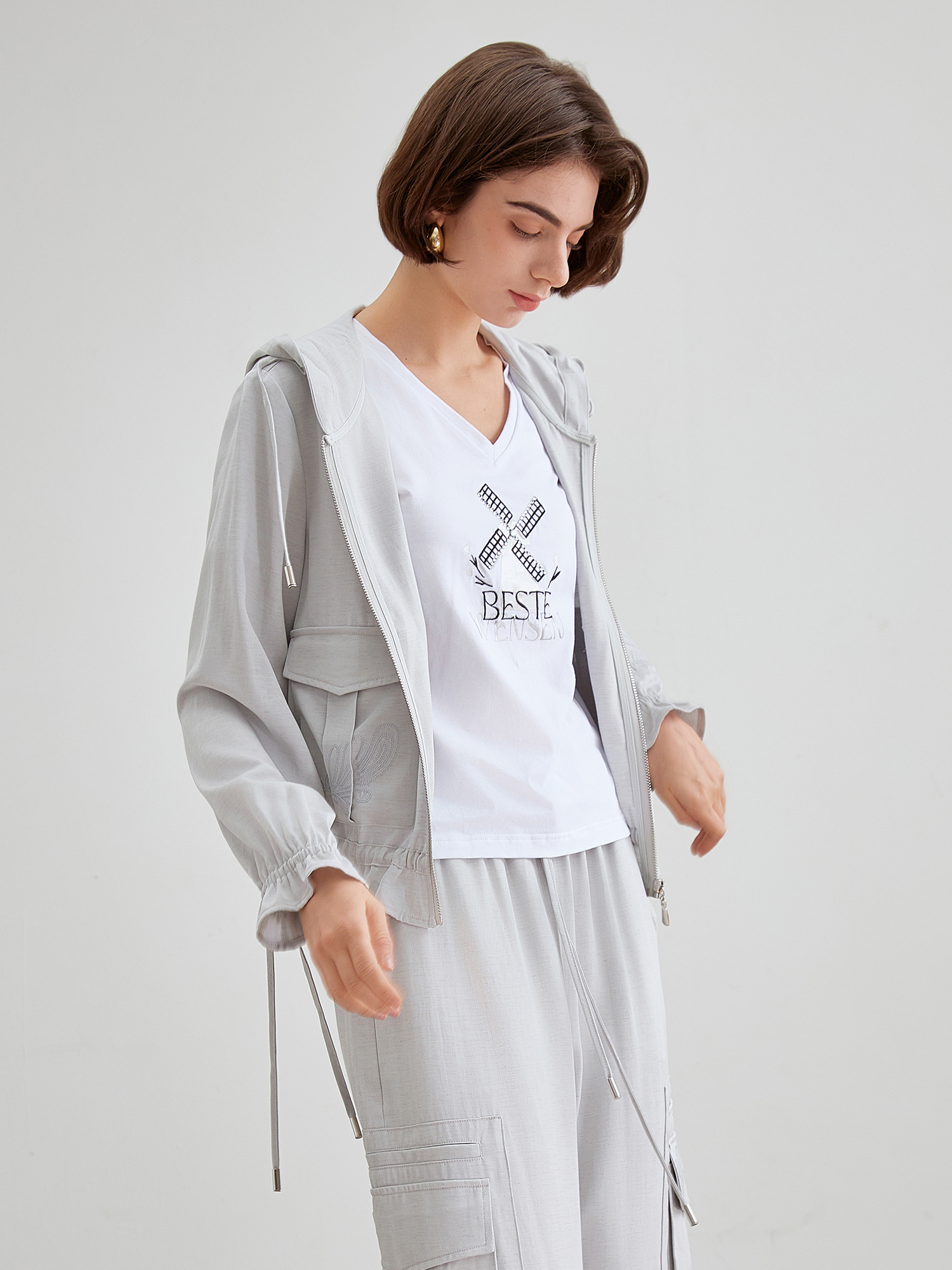 mi-tu 抽繩款連帽外套