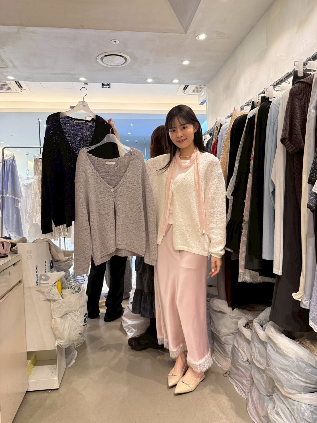 LR6011 V領針織外套