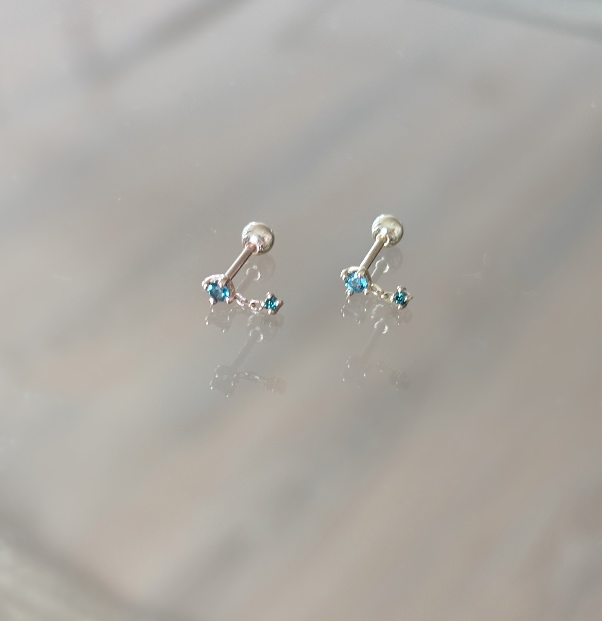 14K小鏈子倫敦托帕藍鑽轉珠耳環