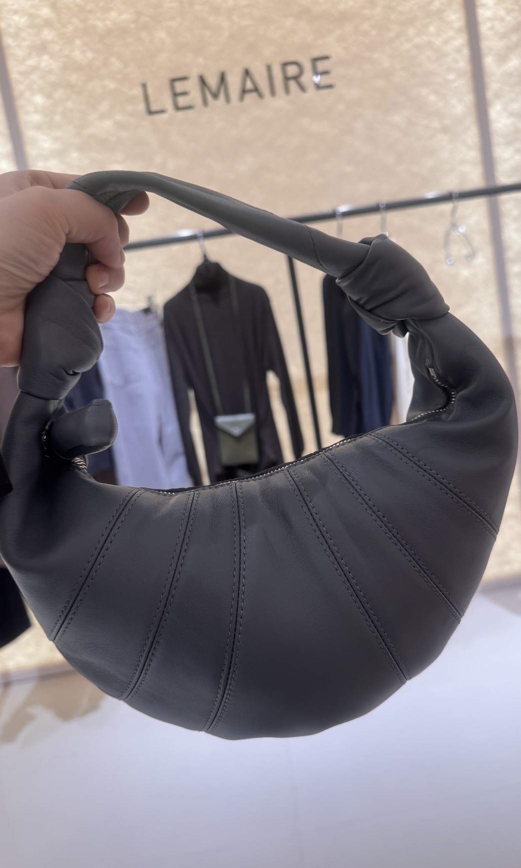 Lemaire Fortune Croissant迷你羊角包 珍珠灰