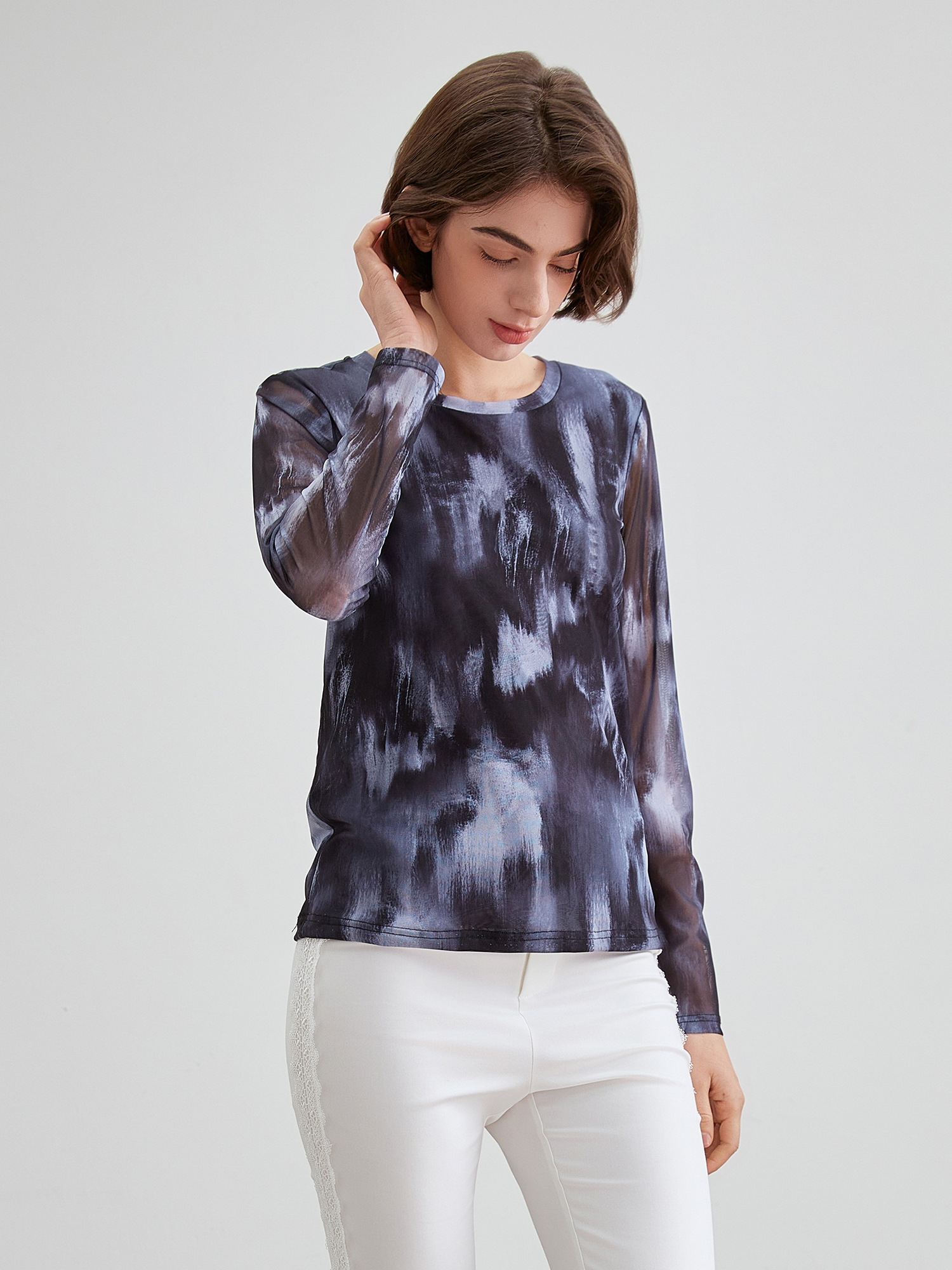 mi-tu圓領印花網紗上衣