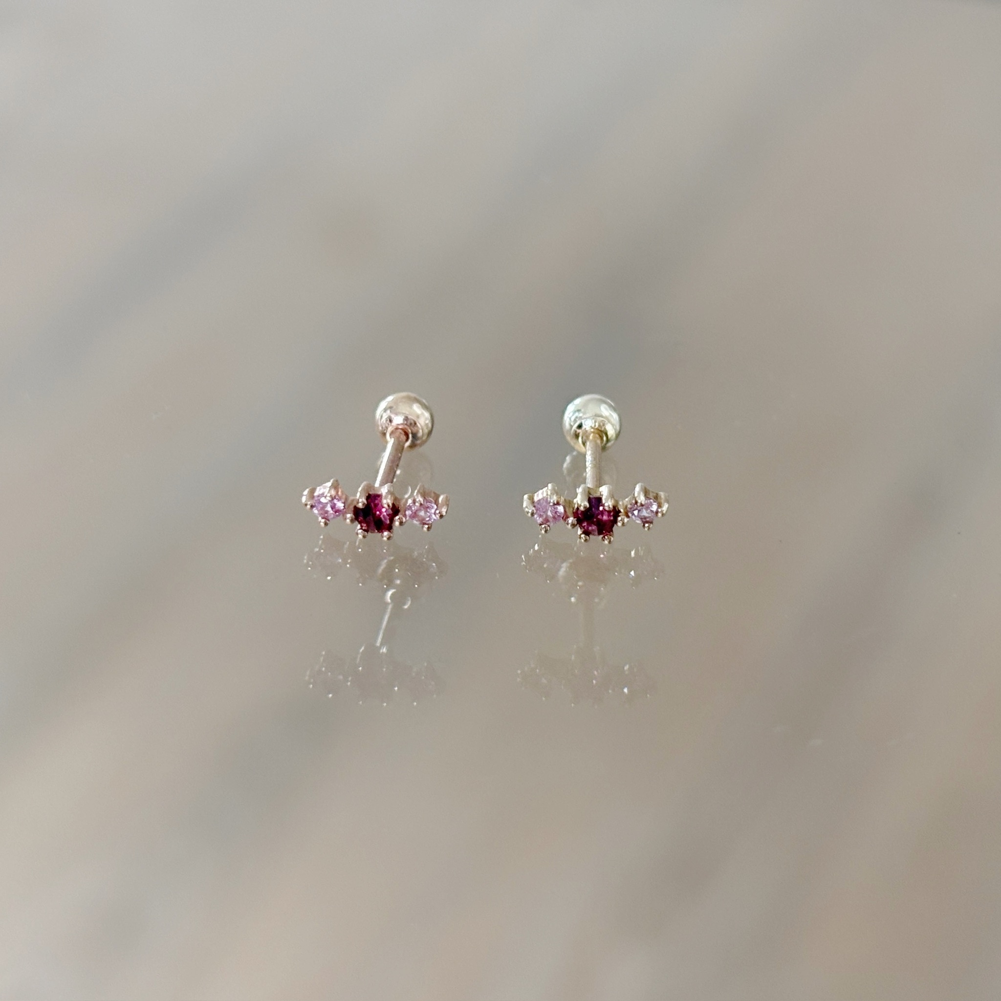 14K小彎彎粉紅藍寶轉珠耳環