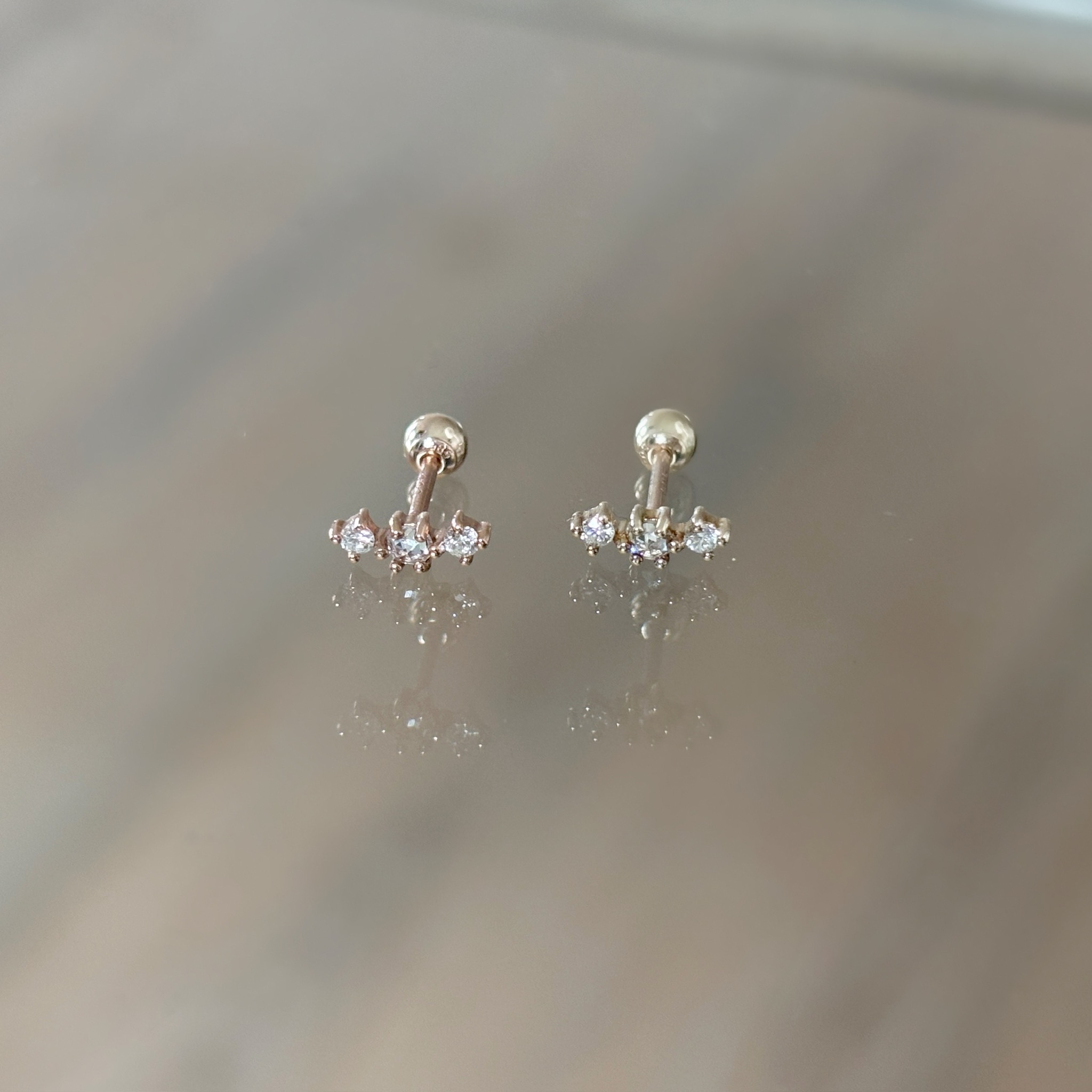 14K小彎彎真鑽轉珠耳環