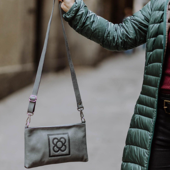 西班牙代購 Barcelona Rectangular crossbody leather bag with the Barcelona tile