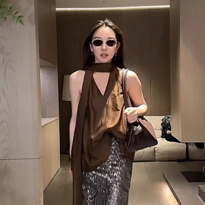 巧克力色繞脖領巾造型背心上衣-S-L (Elegant & Love)