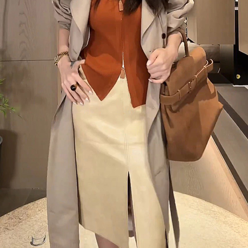 奶油杏前開衩造型PU皮革長裙-S-XL (Elegant & Love)