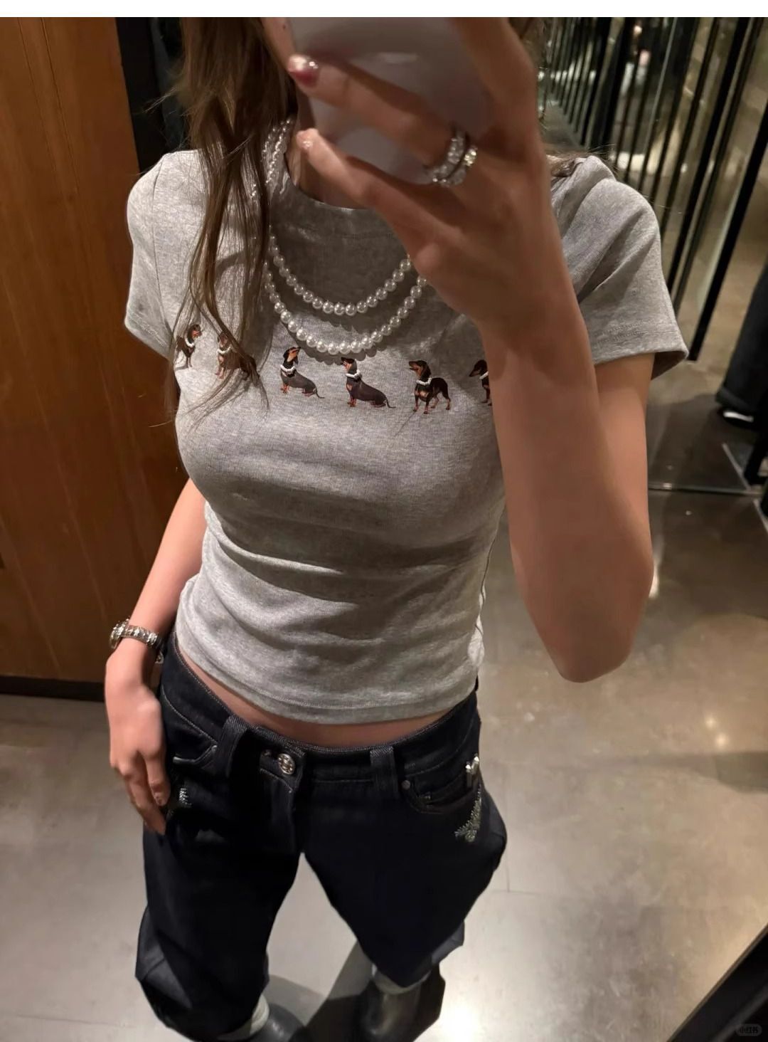 臘腸狗排排站 合身版短袖上衣(灰/白)