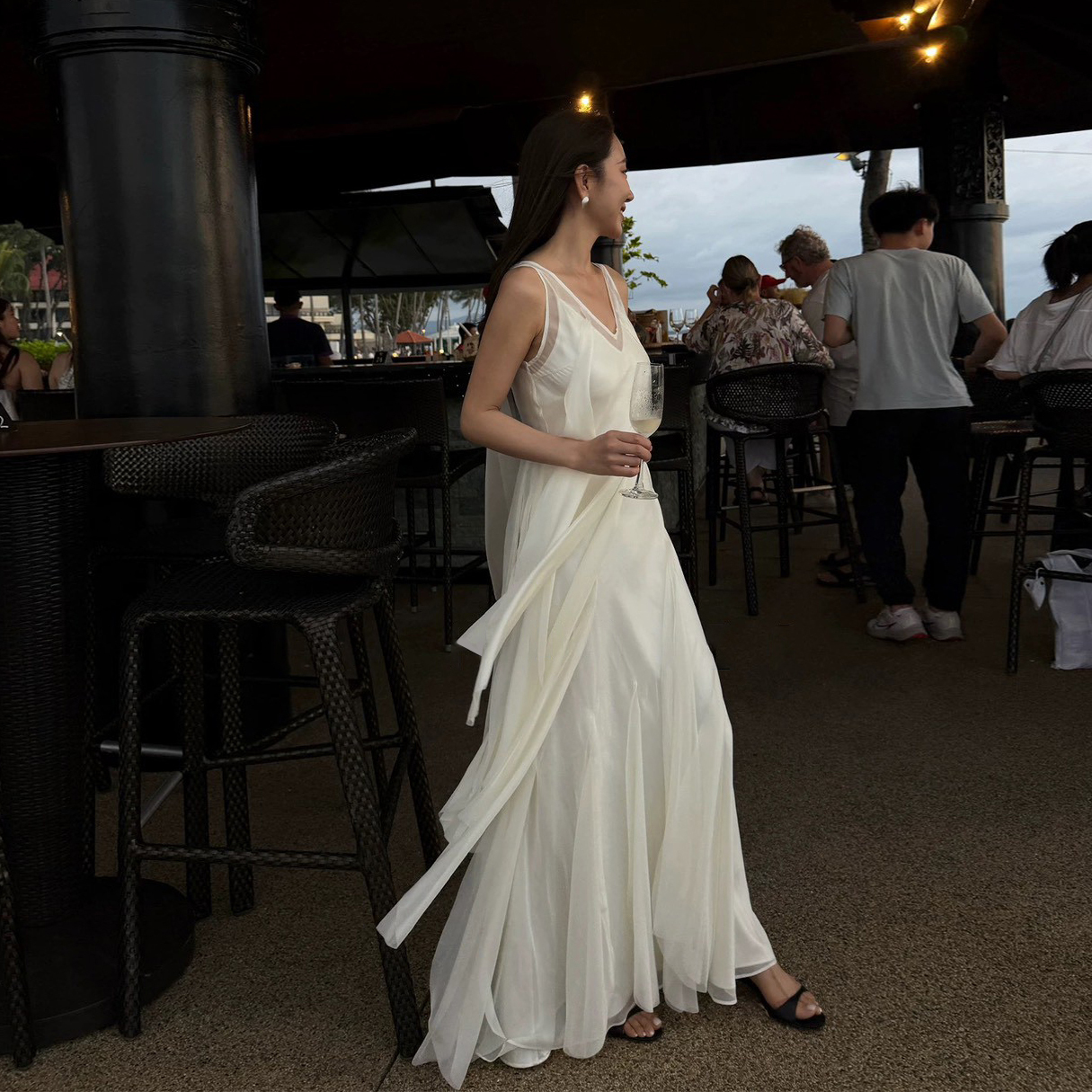 雲朵白仙女氣息層次織帶造型V領長洋裝-S-L (Elegant & Love)