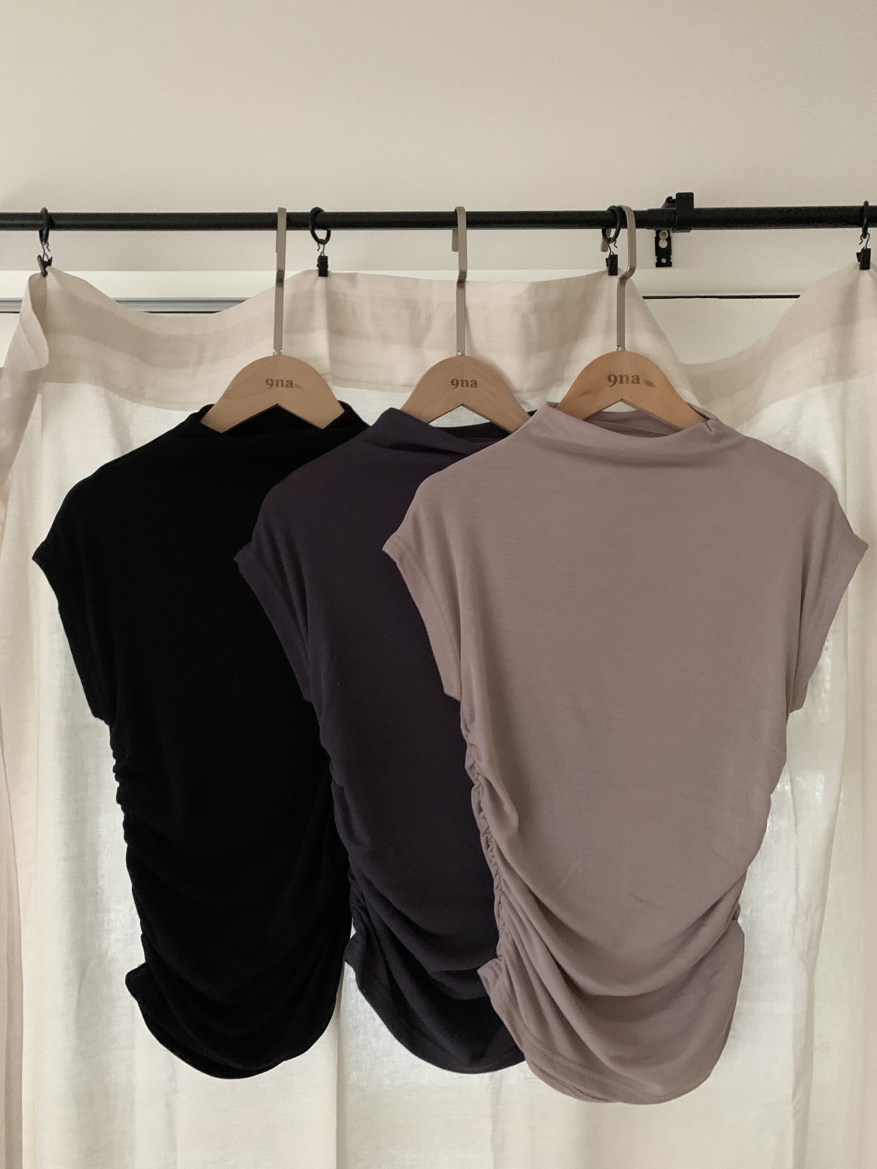 M009/小高領透彈正肩Tee