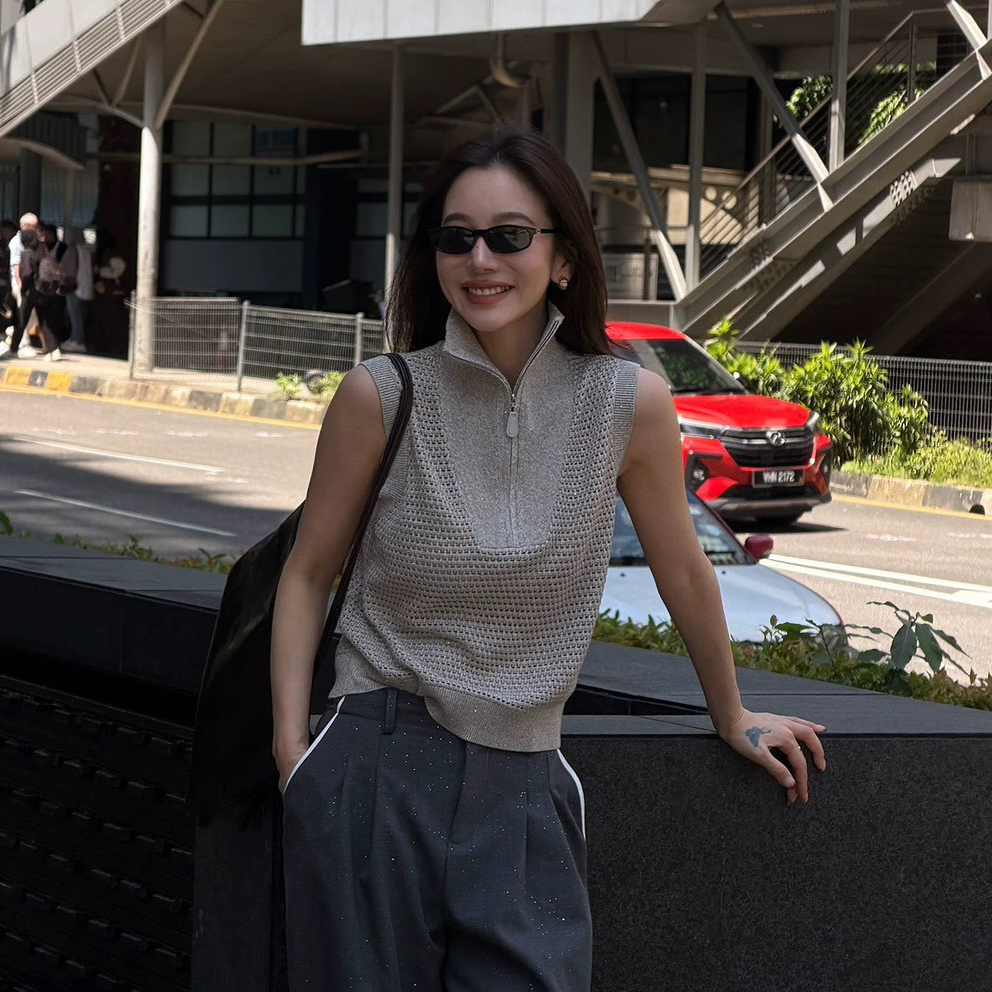 翻領拉鍊微閃亮片無袖針織背心-S-XL (Elegant & Love)