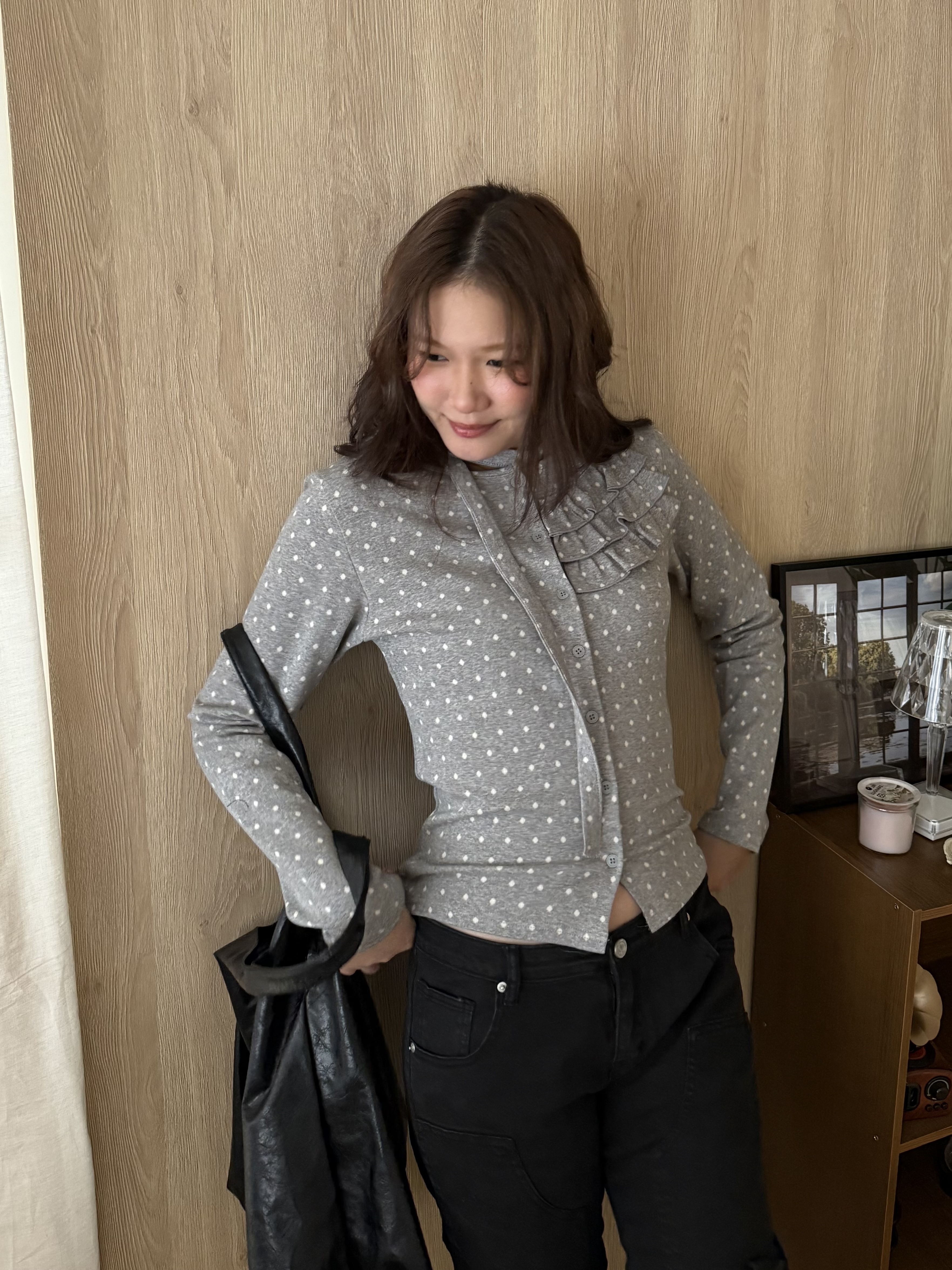 M010(設計師款)/花邊波點排扣衫