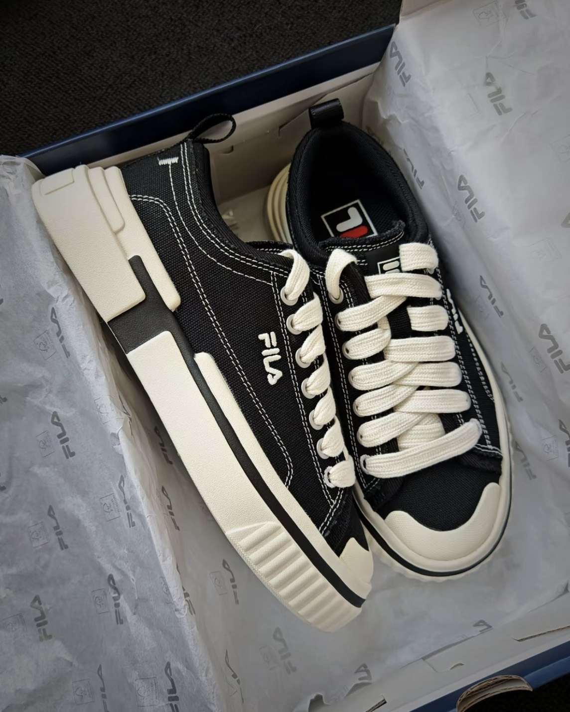 【預購】FILA VIVA 厚底帆布鞋 黑白 F12W322305FBK