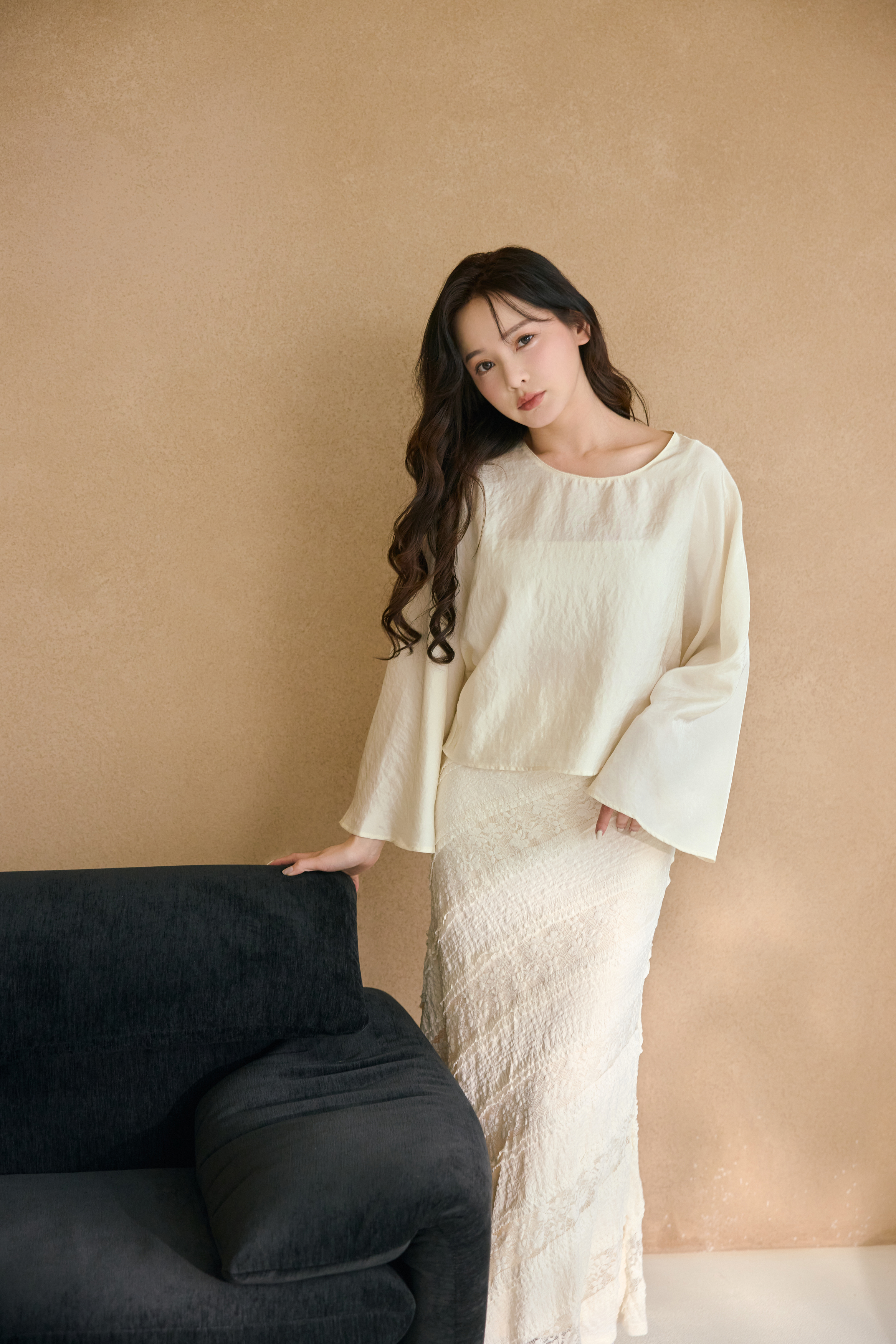 緞面微寬袖上衣