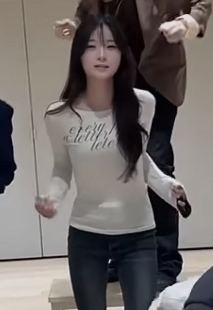 (karina同款) Letere - LETTERING OFF-SHOULDER TIE LONG SLEEVE (IVORY)