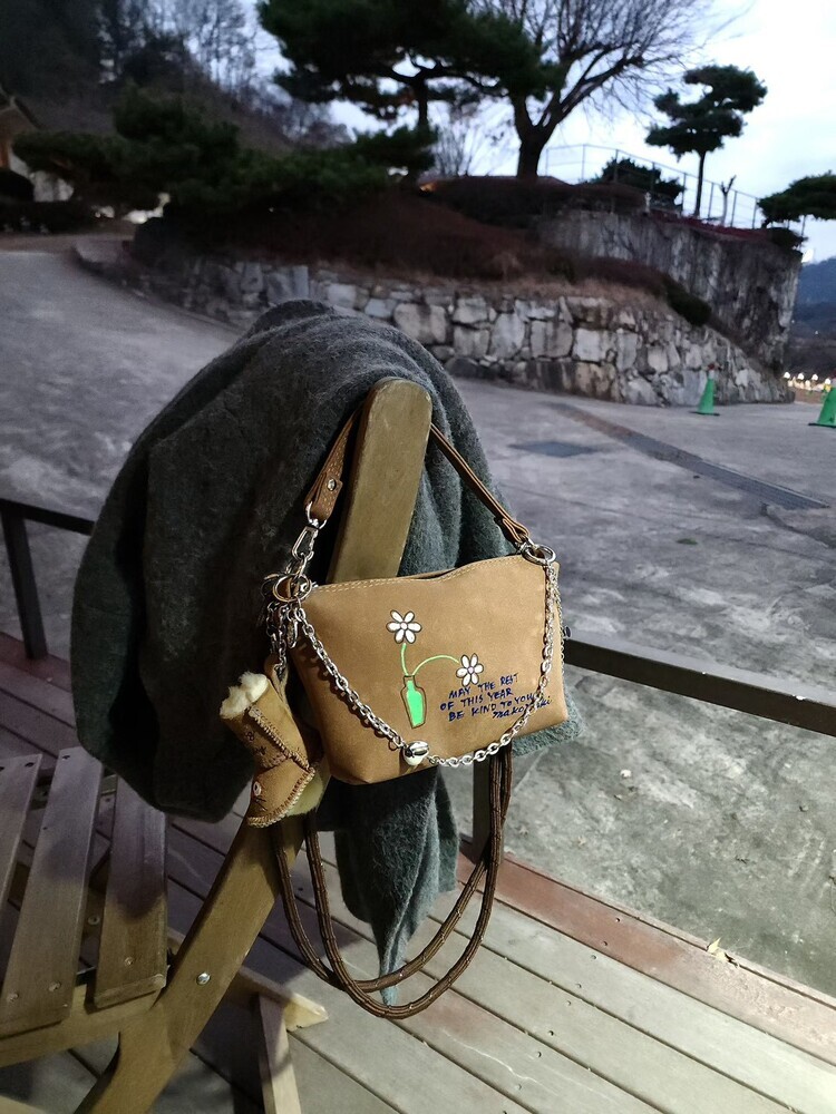 繽紛圖案尼龍拉鍊手提包((不含配件))