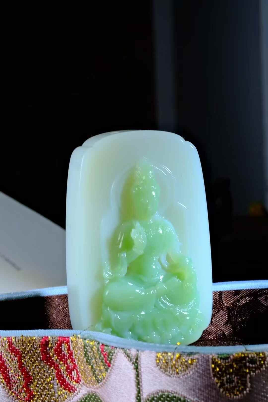 37730 和田玉觀音