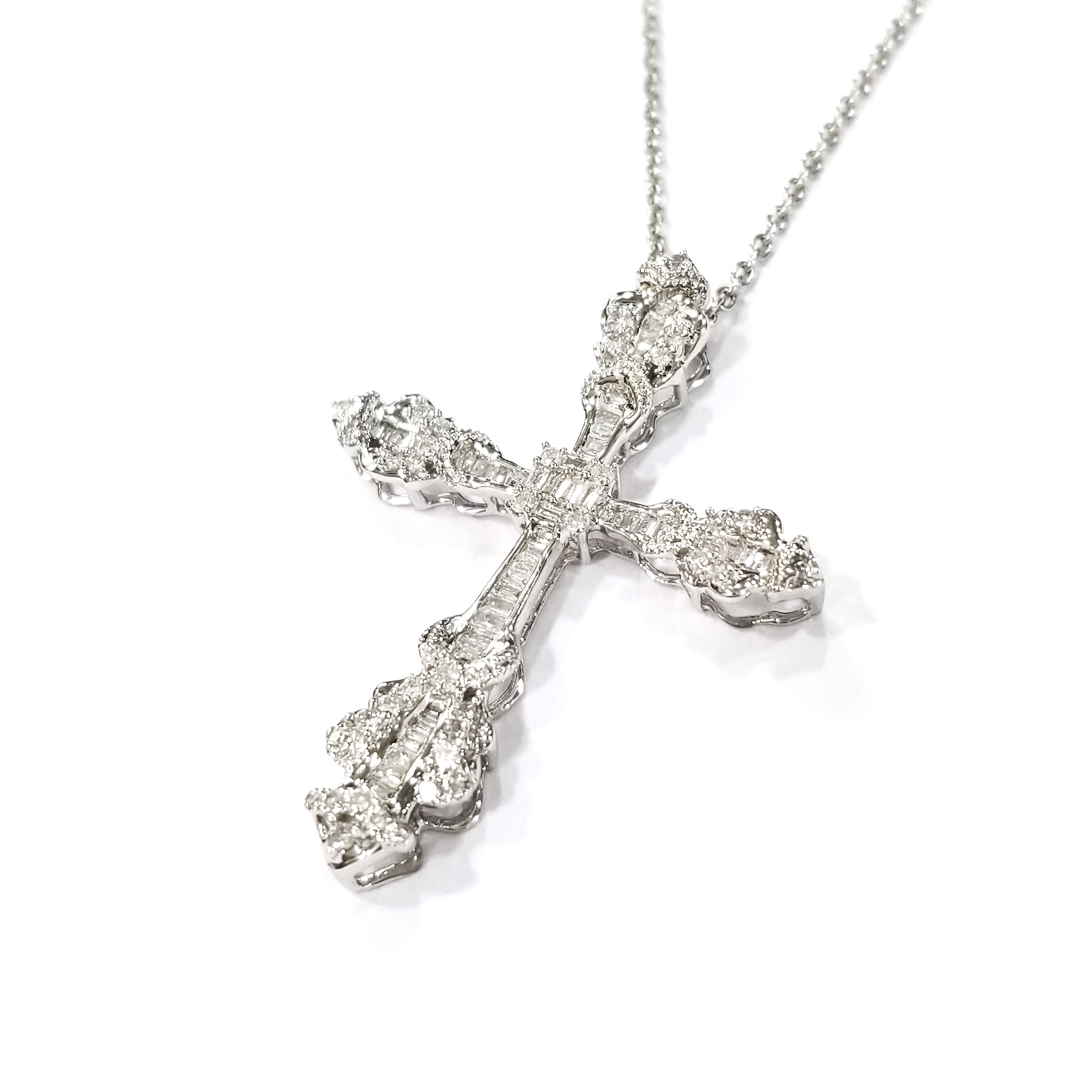 18K白金天然鑽石十字架吊墜