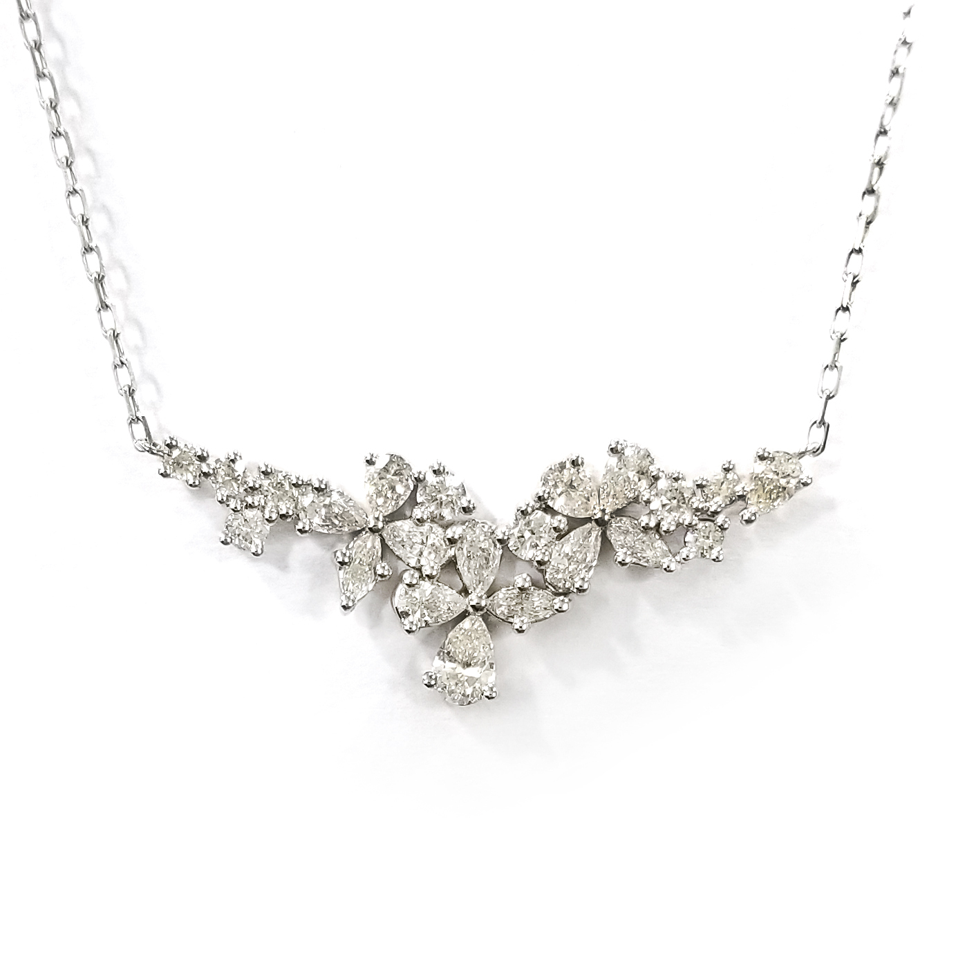 18K白金天然鑽石頸鏈