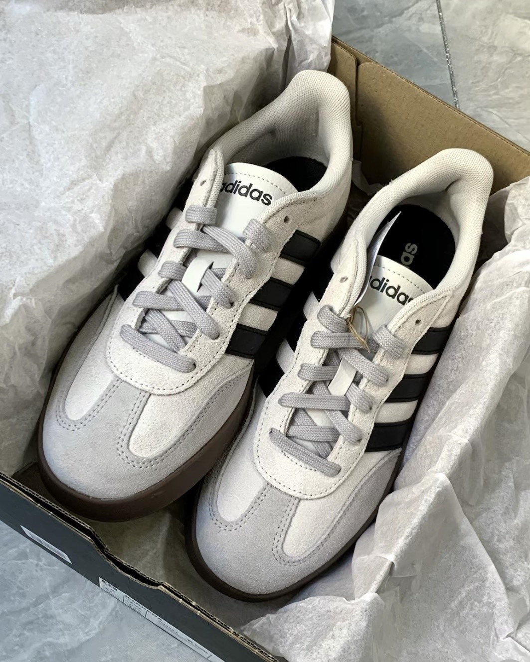 <灰常好看2.0>Adidas Barreda 厚底 麂皮 燕麥奶灰