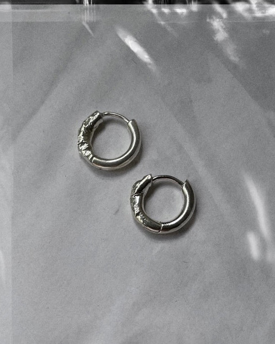 PROJ-ORNMNT 熔岩銀圈耳環