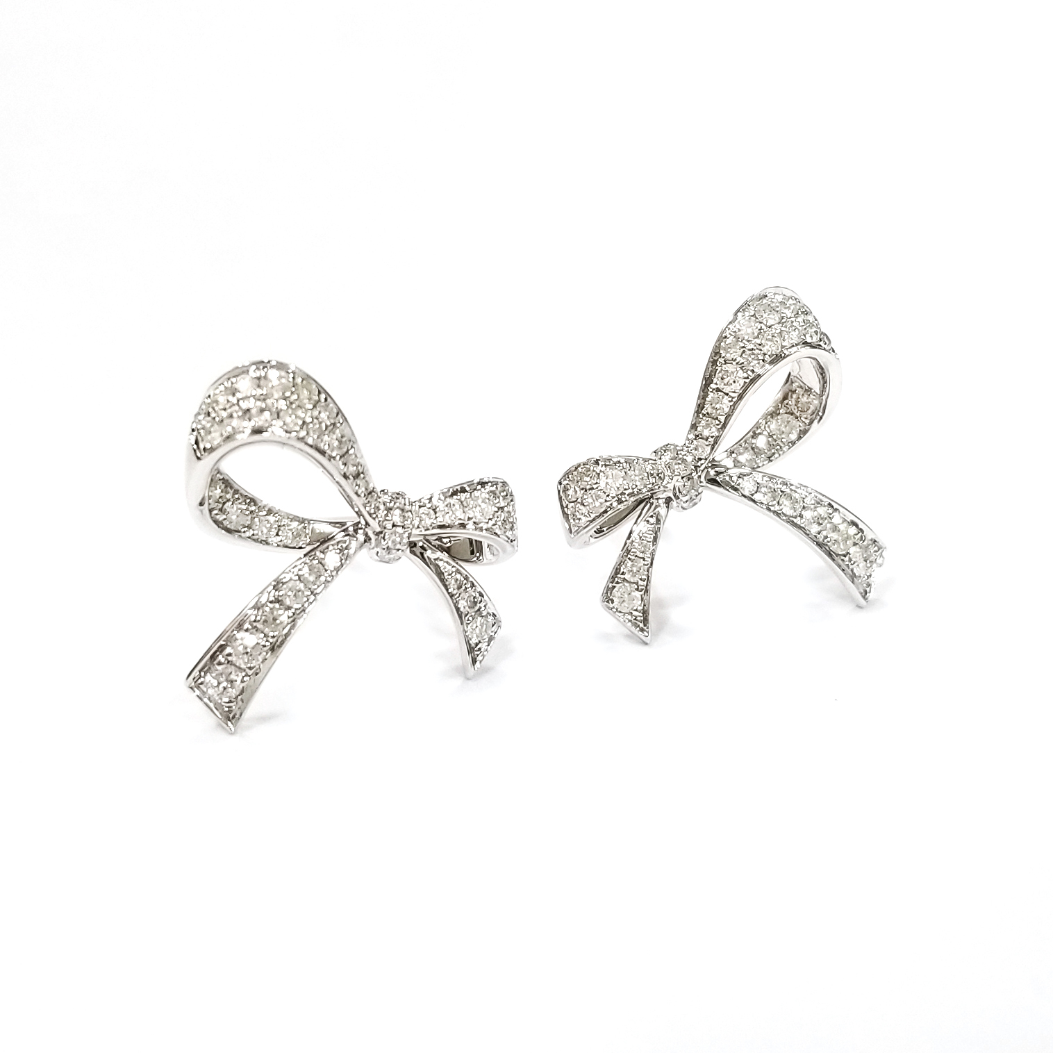 18K白金天然鑽石蝴蝶絲帶耳環