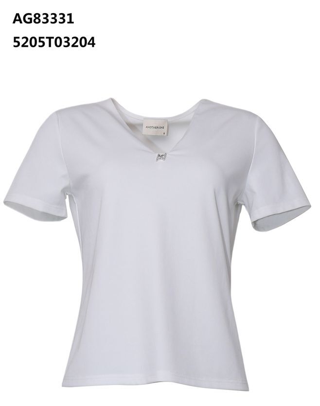 A44 ANOTHER ONE 純色V領彷吊墜設計上衣 - 奶白色｜5205T03204