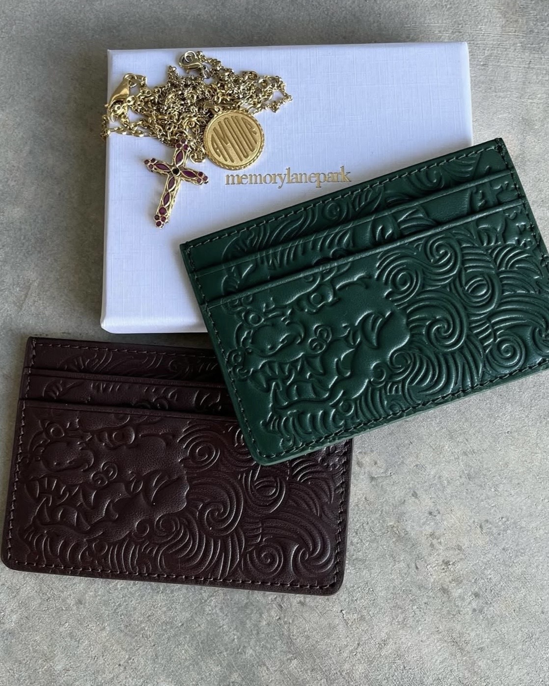 <超帥..>美國 Casa De Lipa 牛皮 浮雕 卡夾 四色