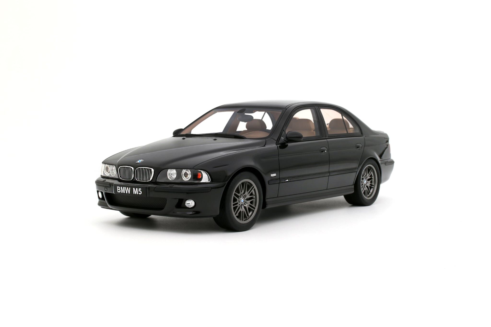 預訂 :1/18 OTTOMOBILE BMW E39 M5 BLACK SAPHIRE METALLIC 475 2000 (OT1338)