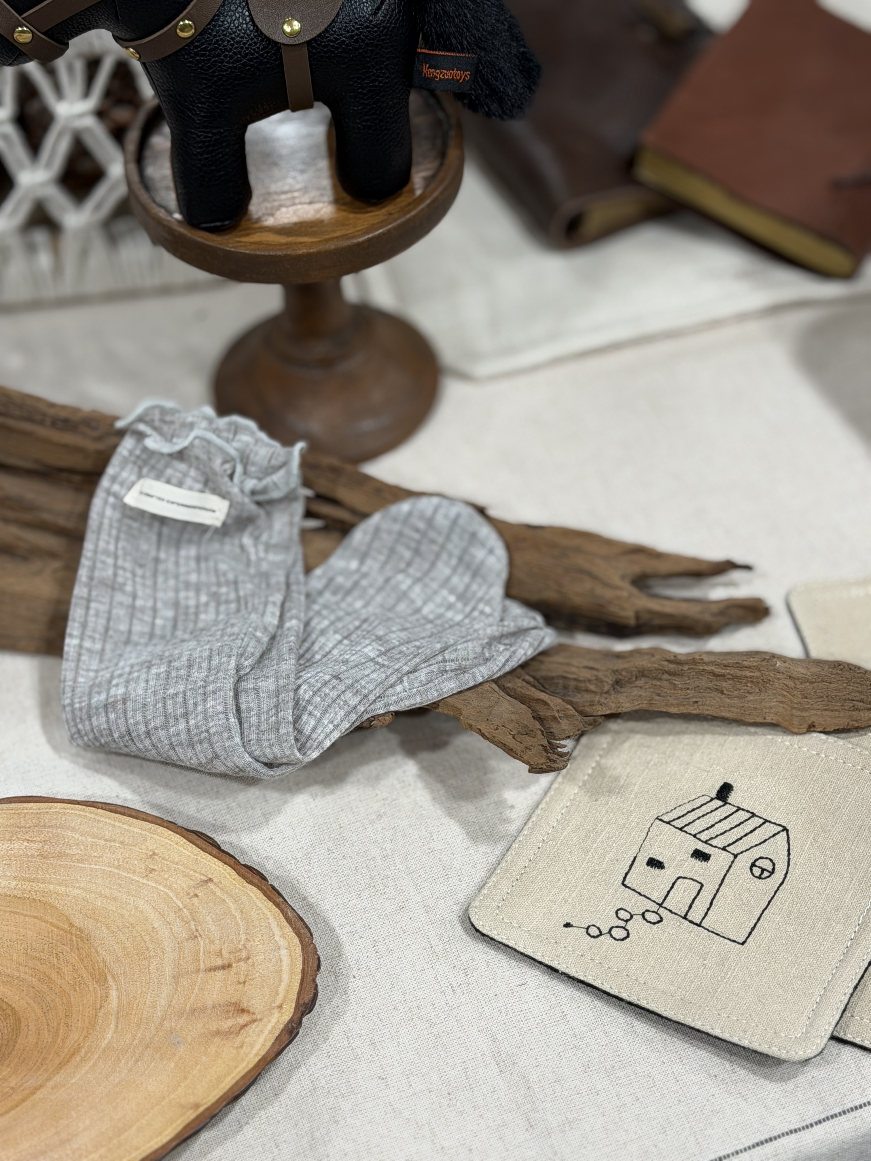 A03035木耳邊薄長襪