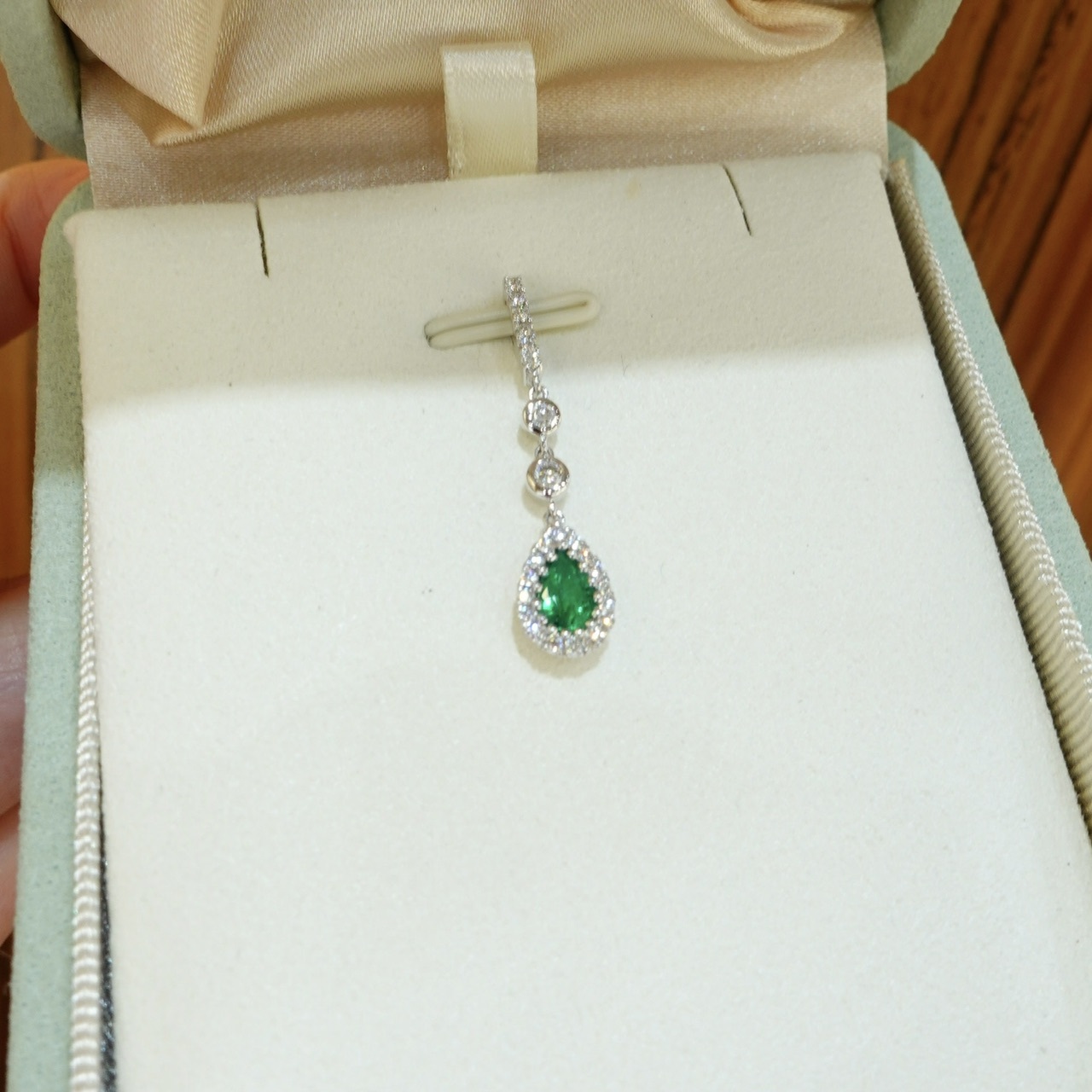 18K金哥倫比亞祖母綠鑽石吊墜 - 水滴形