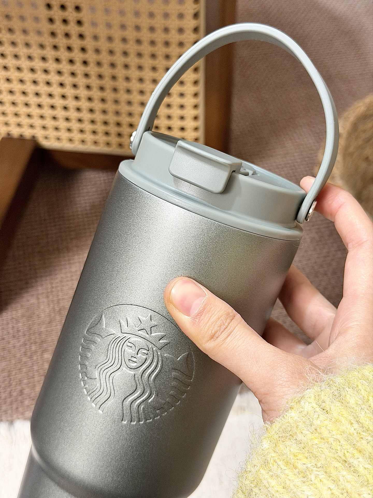 代購-Starbucks星巴克 經典系列 保冷 保溫杯 大容量 雙飲口 不鏽鋼隨行杯 灰色款 800ml 11181612