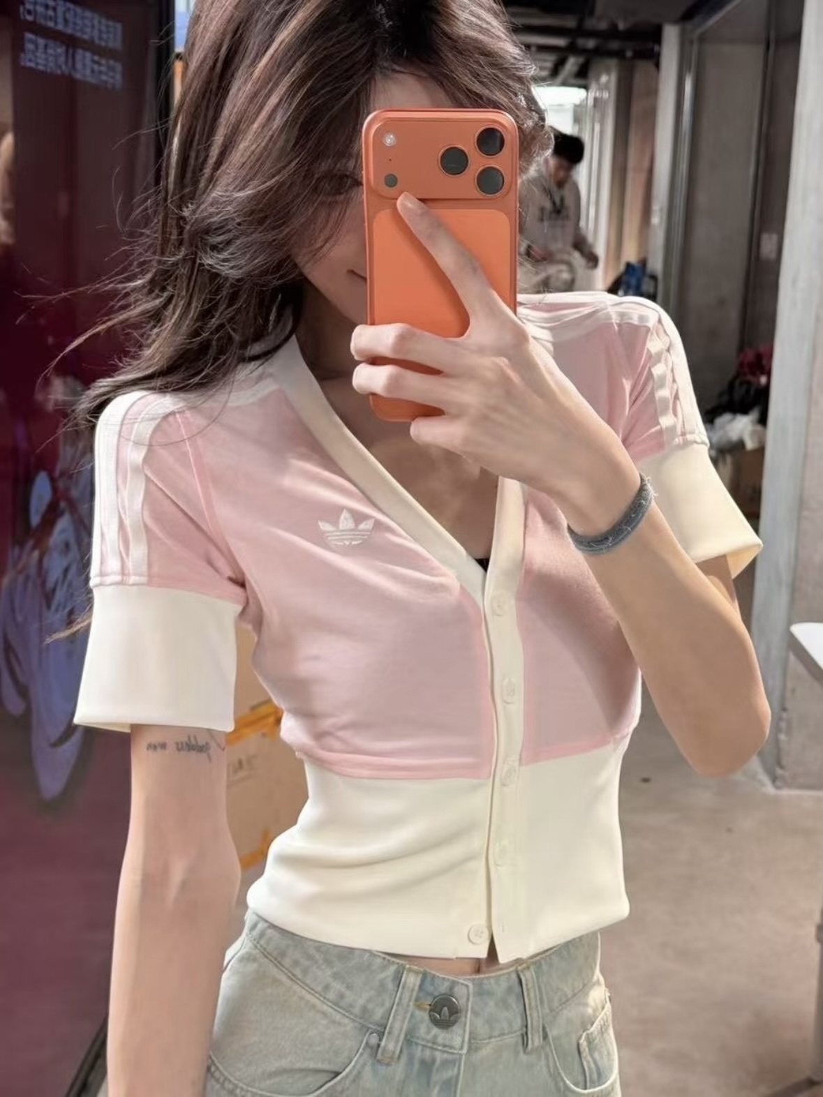 Adidas Originals Checked Shirt V領短版上衣 草莓牛奶