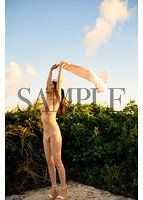 「R18.Japan」「預購」辻みいな1st写真集『Sweetish』寫真集