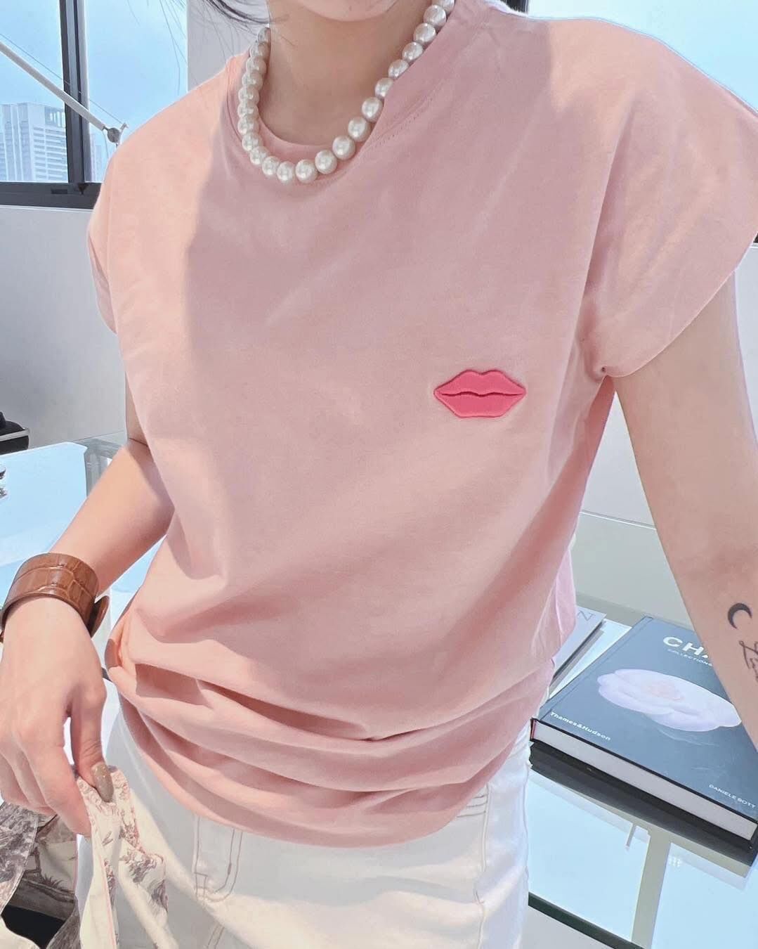 【可愛百搭刺繡嘴唇造型棉tee】（預購）