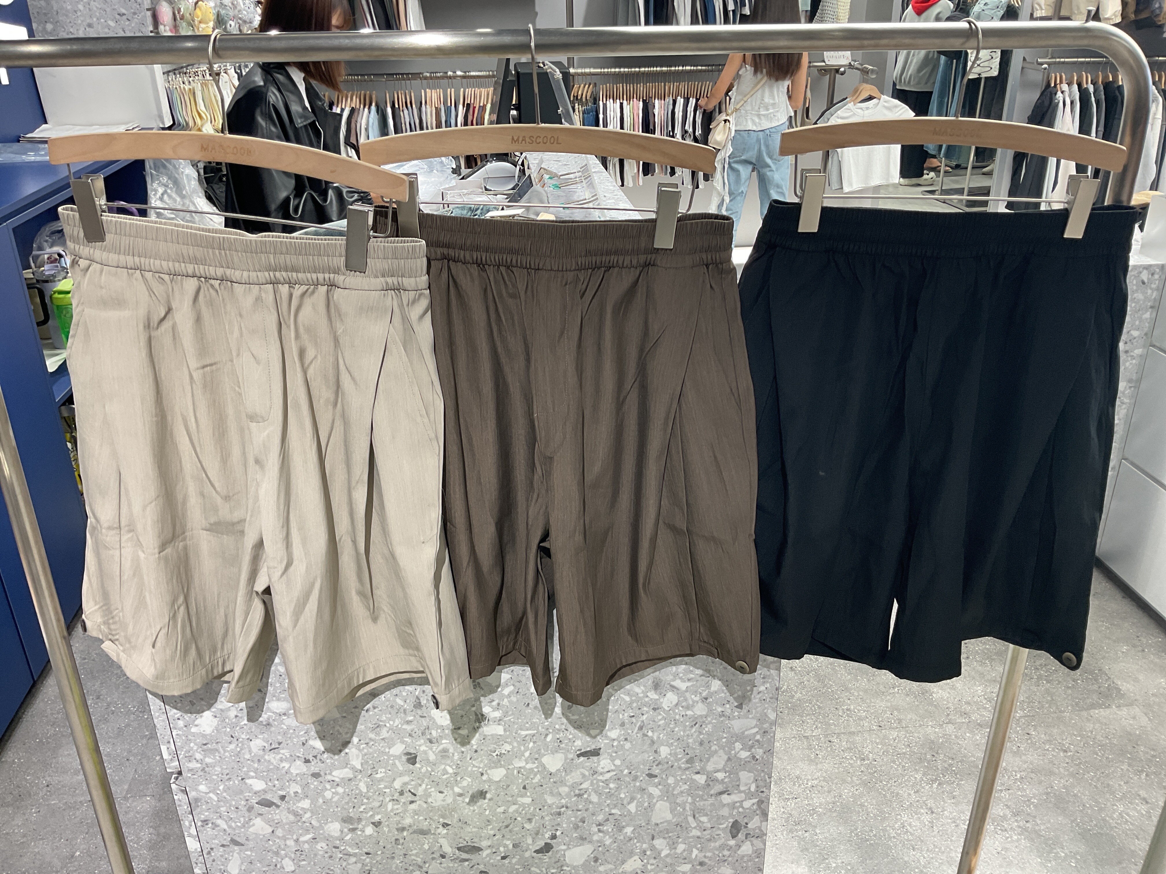 2599 微皺摺休閒短褲