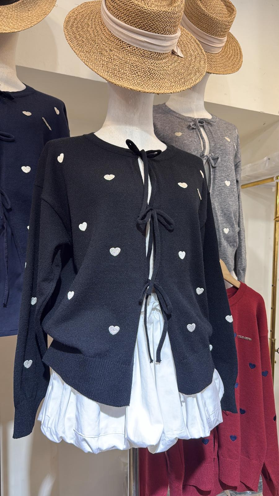 心心刺繡蝴蝶結上衣(黑色)