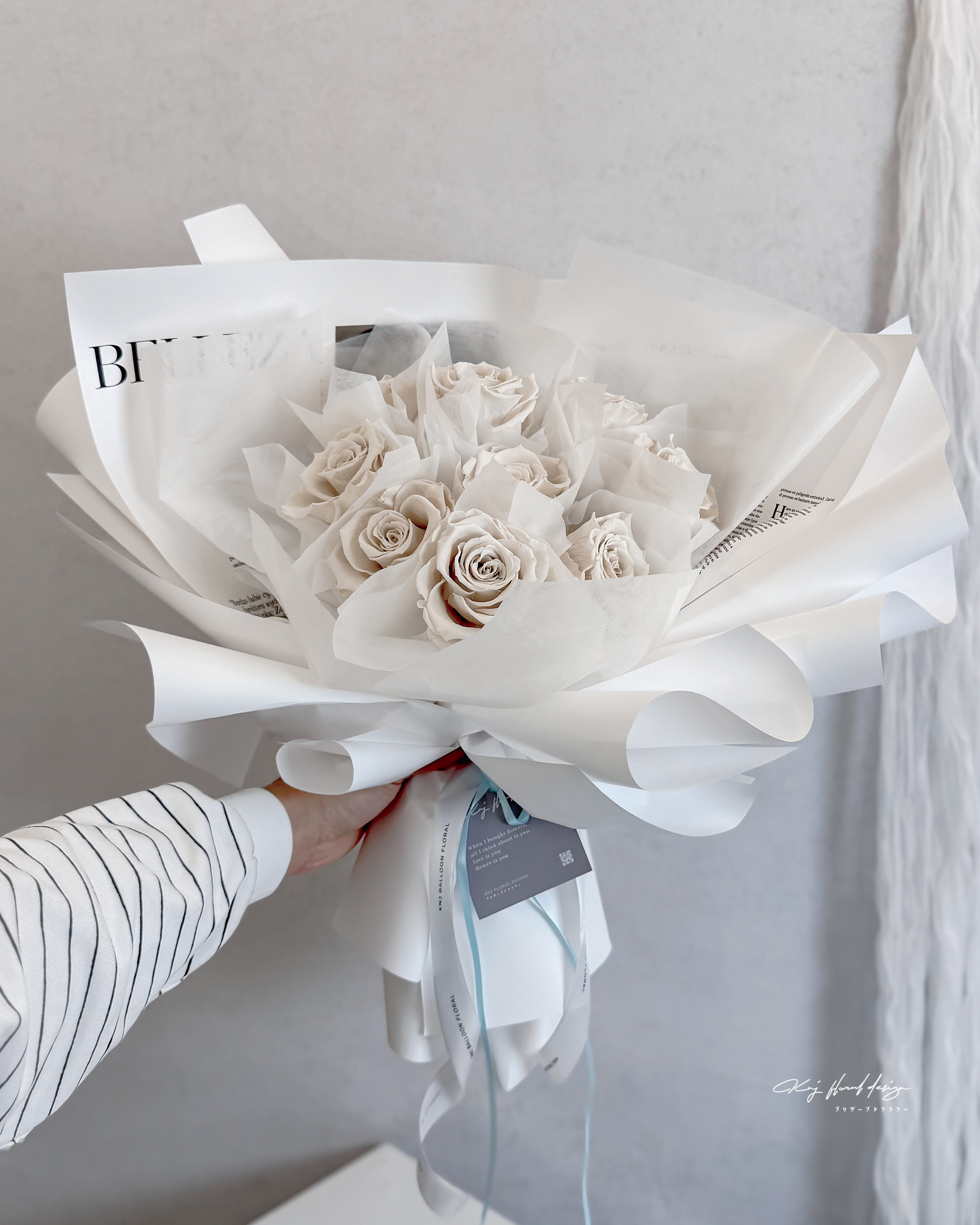 雲上舞白・九朵永生玫瑰花束
