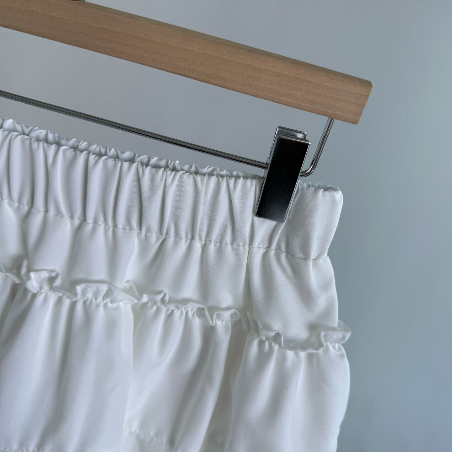 蕾絲邊蛋糕短裙