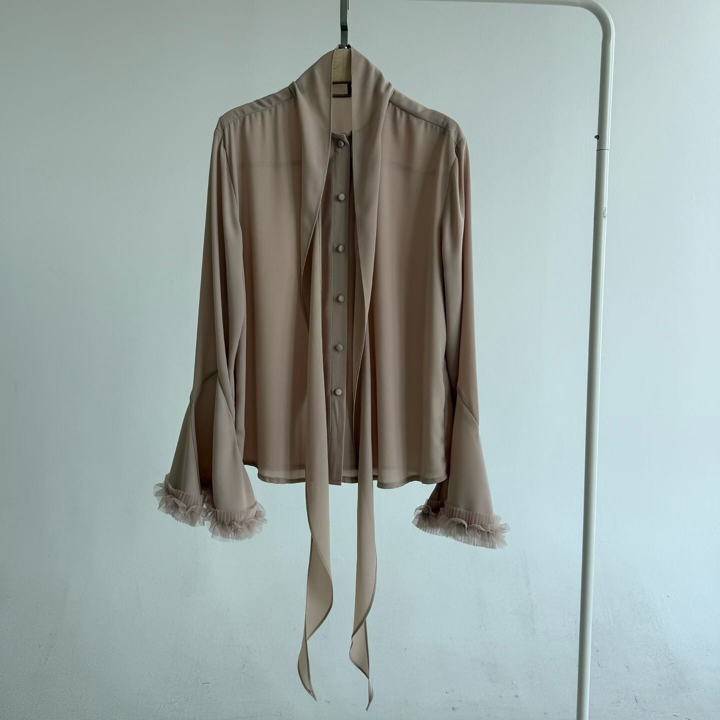 造型蕾絲袖領綁帶雪紡襯