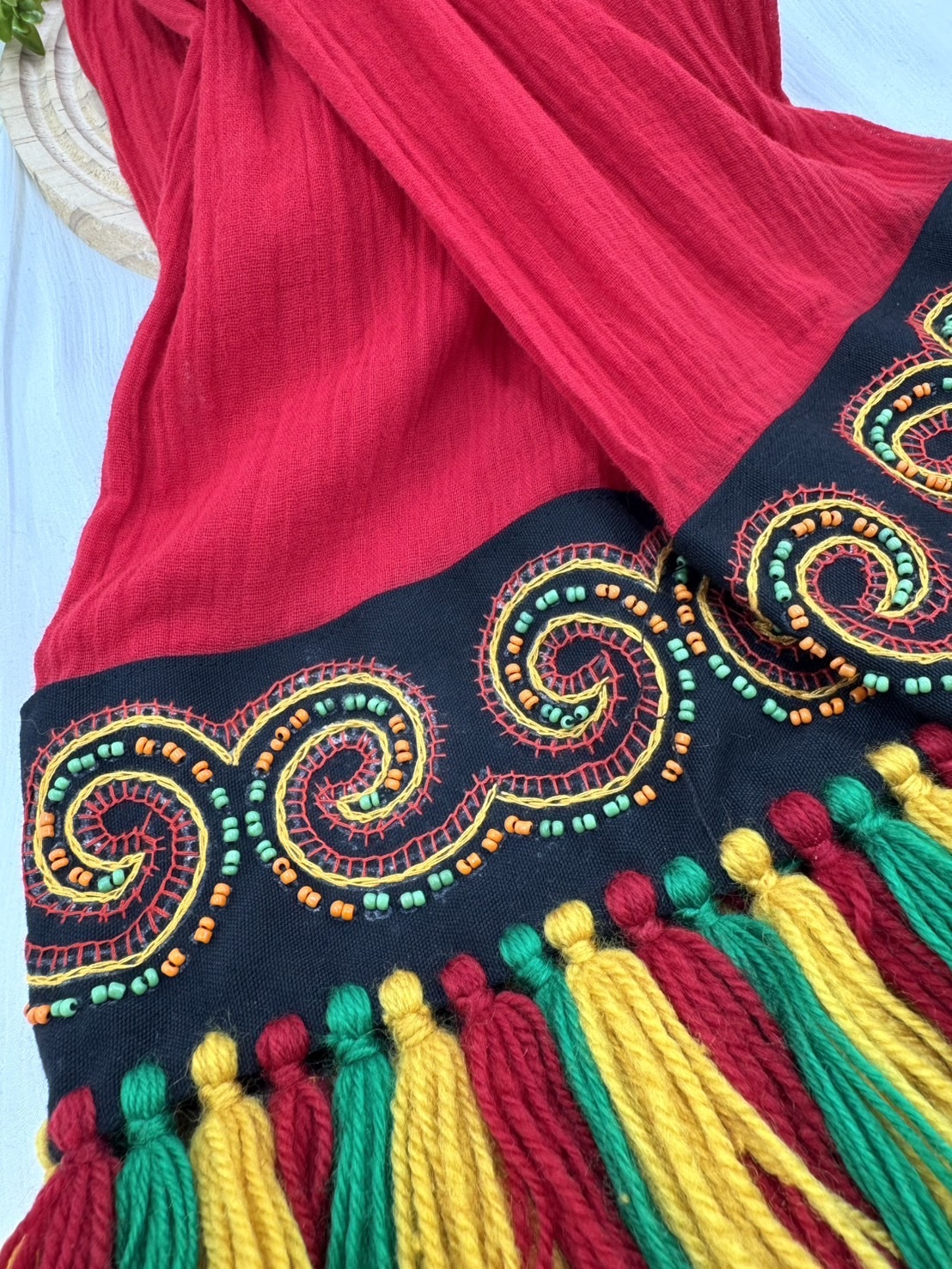 No.10紅棉紗布電繡頭巾.面寬約17全長含流蘇220